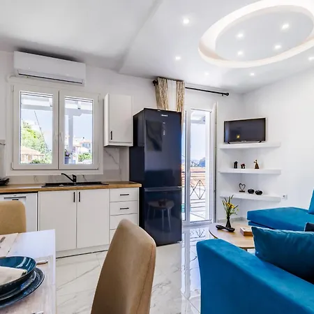 House Victoria Skopelos